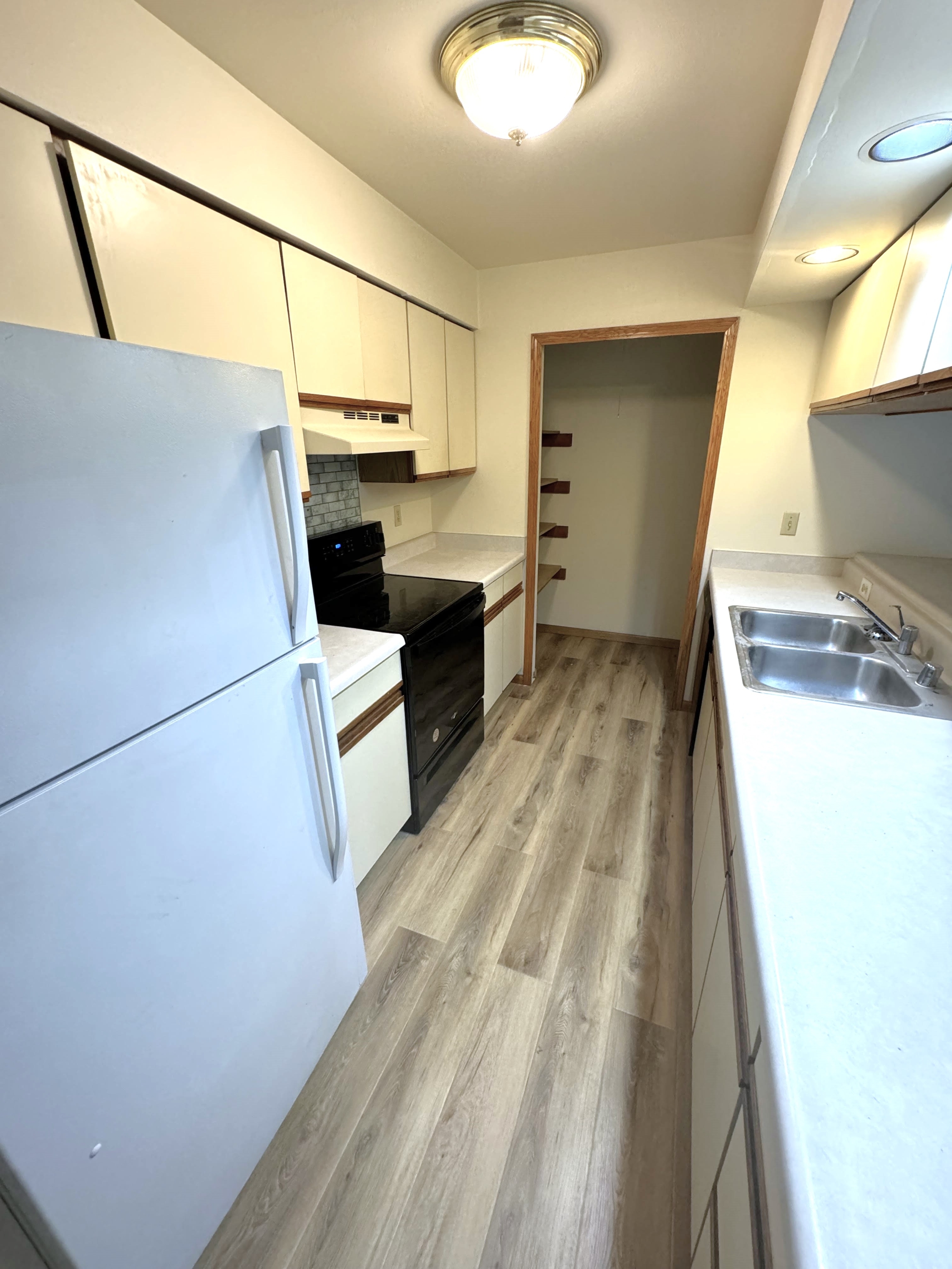 2411 Tawhee Drive #101