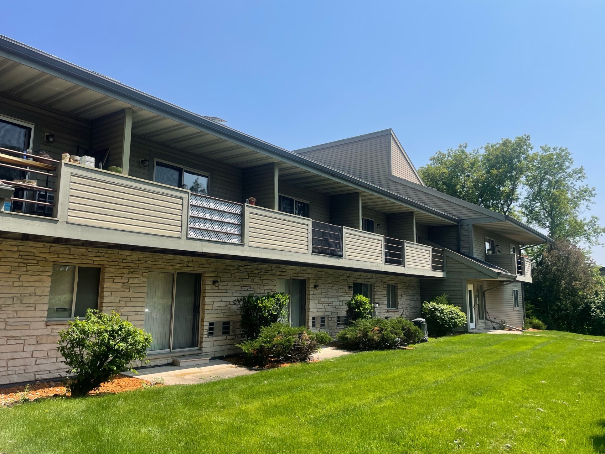 2411 Tawhee Drive #101